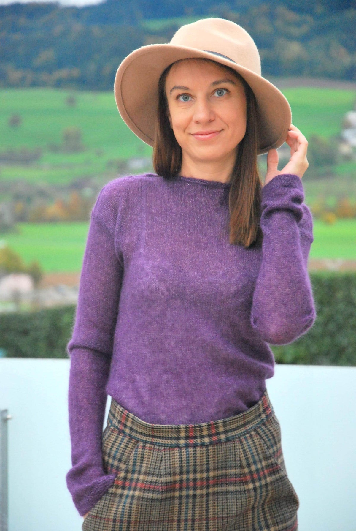 Hand-Knitted Mohair Silk Pullover: Relaxing Purple Sweater
