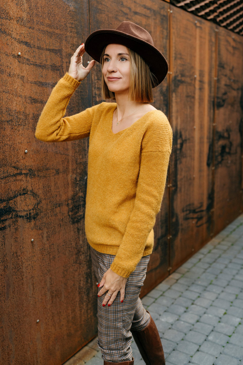 Curry Alpaca Silk Pullover: V-Neck Knit Sweater