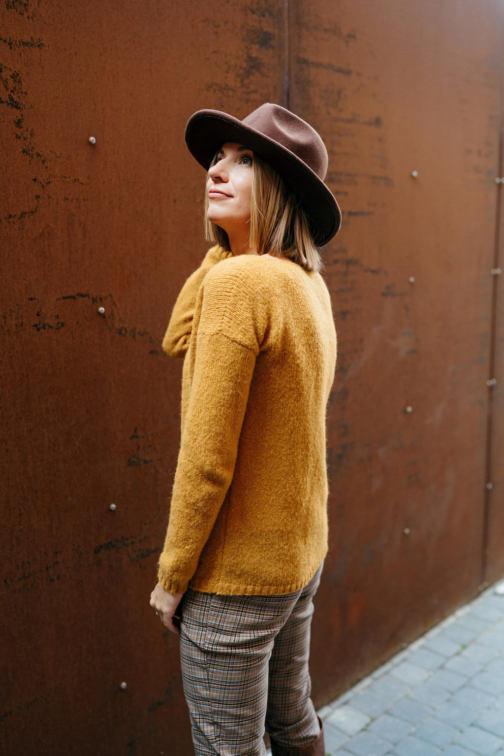 Curry Alpaca Silk Pullover: V-Neck Knit Sweater